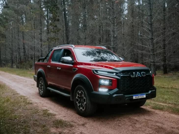 JAC vai vender a picape Hunter híbrida no Brasil