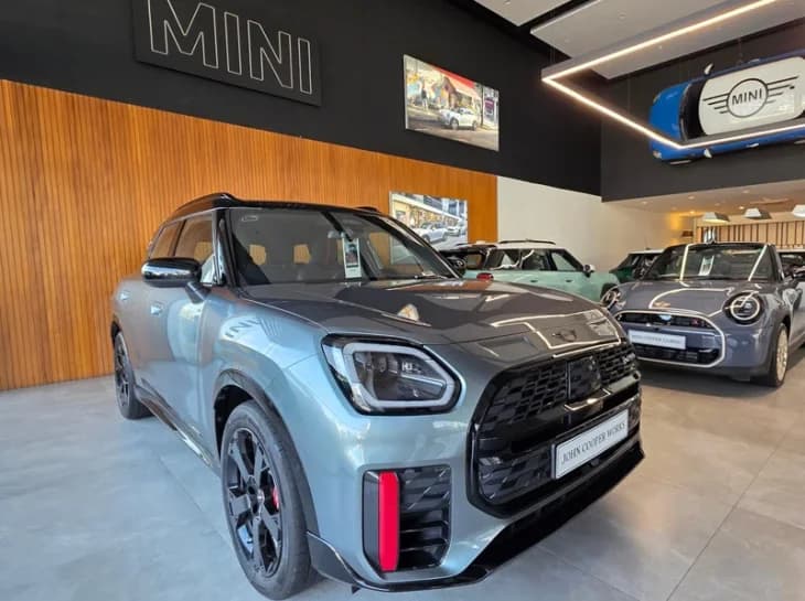 Mini Countryman JCW Exclusive chega por R$ 370.990