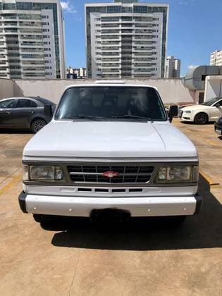 Carro 4.0 CUSTOM DE LUXE CS 8V TURBO DIESEL 2P MANUAL
