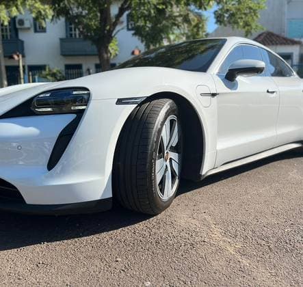 Carro 4S ELÉTRICO