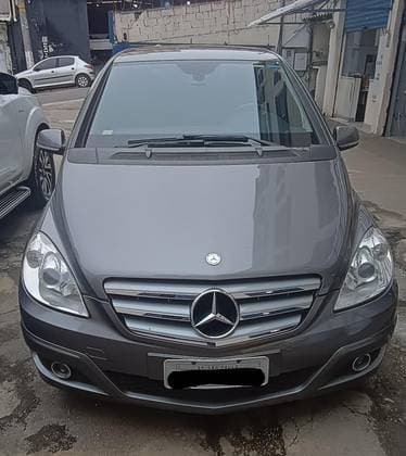 Carro 1.7 COMFORT 8V GASOLINA 4P AUTOMÁTICO