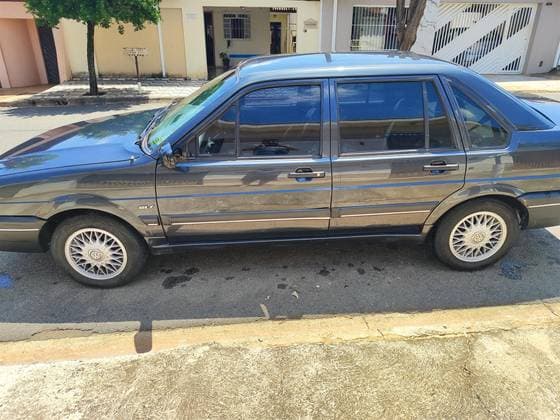 Carro 2.0 GLS 8V GASOLINA 4P AUTOMÁTICO