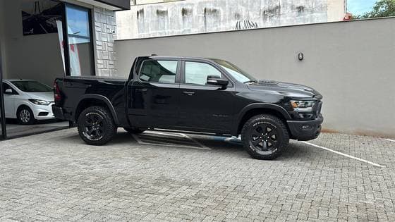 Carro 5.7 V8 GASOLINA REBEL CD 4X4 AUTOMÁTICO