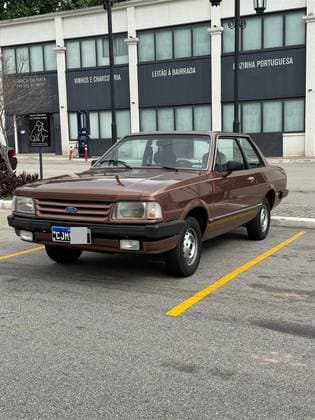 Carro 1.8 GL 8V GASOLINA 2P MANUAL