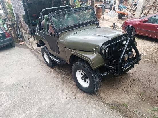 Carro CJ-5