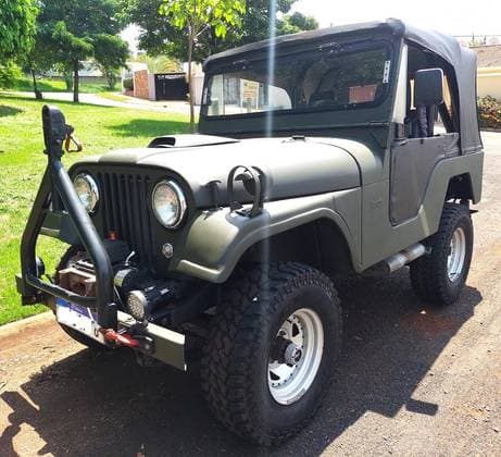 Carro CJ-5