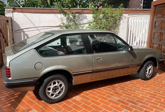 Carro 1.8 SL/E HATCH ÁLCOOL 2P MANUAL