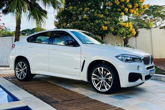 Carro 4.4 50I 4X4 COUPÉ 8 CILINDROS 32V BI-TURBO GASOLINA 4P AUTOMÁTICO