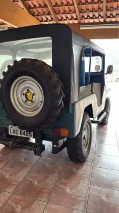 Carro CJ-5