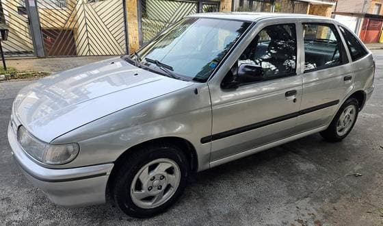 Carro 1.8 GLI 8V GASOLINA 4P MANUAL