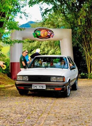Carro 1.8 GTS POINTER 8V ÁLCOOL 2P MANUAL