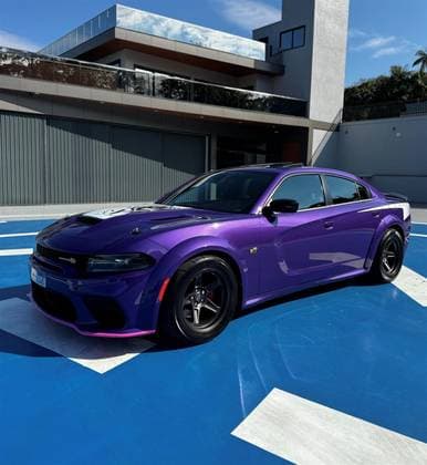 Carro 6.4 V8 SRT HEMI GASOLINA SUPER BEE AUTOMÁTICO