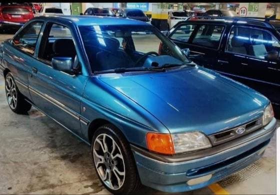 Carro 1.8 GHIA 8V GASOLINA 2P MANUAL