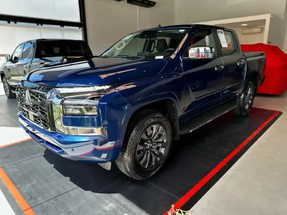 Carro 2.4 BITURBO DIESEL CD HPE 4X4 AUTOMÁTICO