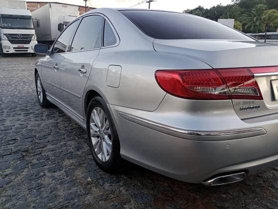 Carro 3.3 MPFI GLS SEDAN V6 24V GASOLINA 4P AUTOMÁTICO
