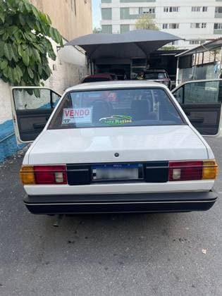 Carro 1.6 GL 8V GASOLINA 2P MANUAL