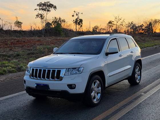 Carro 3.6 LAREDO 4X4 V6 24V GASOLINA 4P AUTOMÁTICO