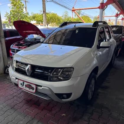 Carro 1.6 DYNAMIQUE 4X2 16V FLEX 4P MANUAL