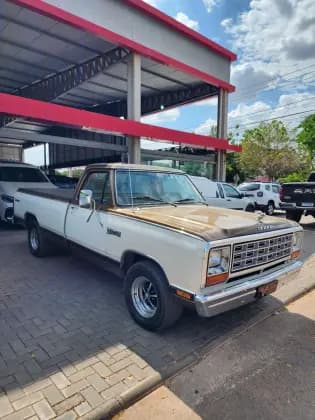 Carro 5.2 1500 4X2 SUPER CAB V8 GASOLINA 2P AUTOMÁTICO