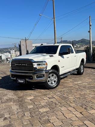 Carro 6.7 I6 TURBO DIESEL LARAMIE CD 4X4 AUTOMÁTICO