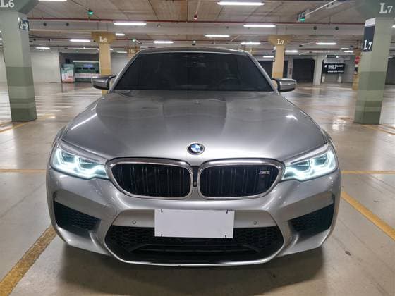 Carro 4.4 V8 TWIN POWER M XDRIVE STEPTRONIC