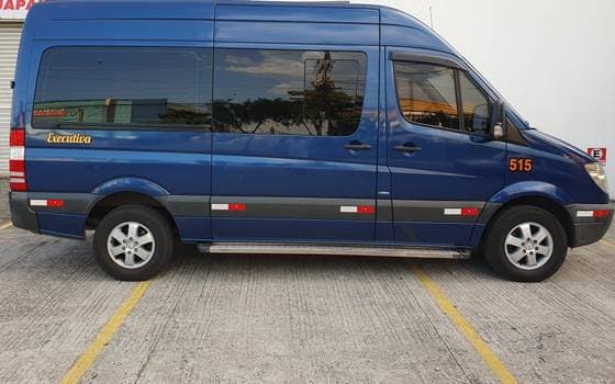 Carro 2.2 415 CDI VAN 16 LUGARES TETO ALTO 16V BI-TURBO DIESEL MANUAL