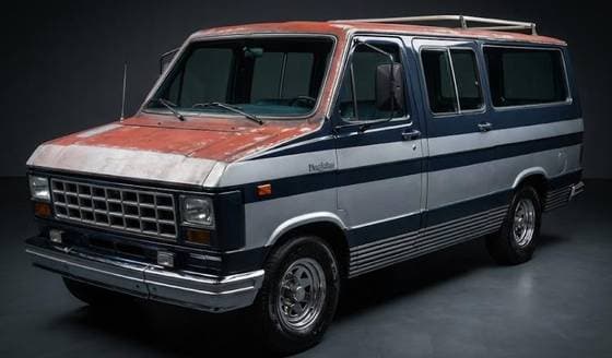 Carro 3.9 EXECUTIVA VAN DIESEL 4P MANUAL