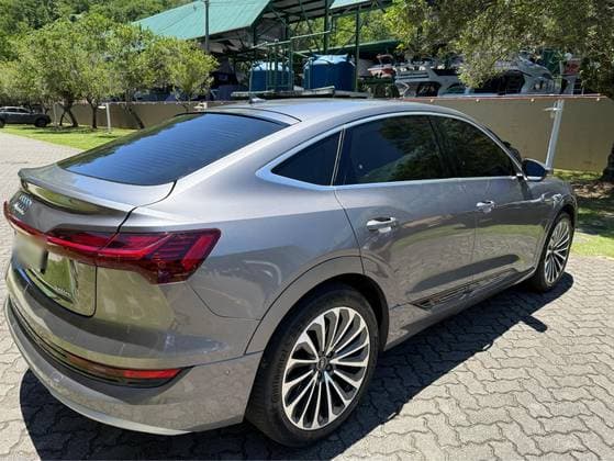 Carro ELÉTRICO SPORTBACK PERFORMANCE BLACK QUATTRO