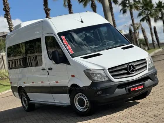 Carro 2.2 415 CDI VAN 16 LUGARES TETO ALTO 16V BI-TURBO DIESEL MANUAL