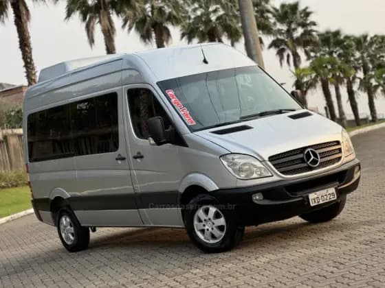 Carro 2.2 415 CDI VAN 16 LUGARES TETO ALTO 16V BI-TURBO DIESEL MANUAL
