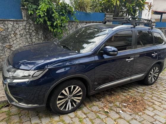 Carro 2.2 MIVEC DI-D DIESEL HPE-S AWD AUTOMÁTICO