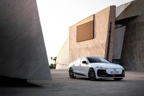 Carro 100 KW ELÉTRICO SPORTBACK PERFORMANCE BLACK