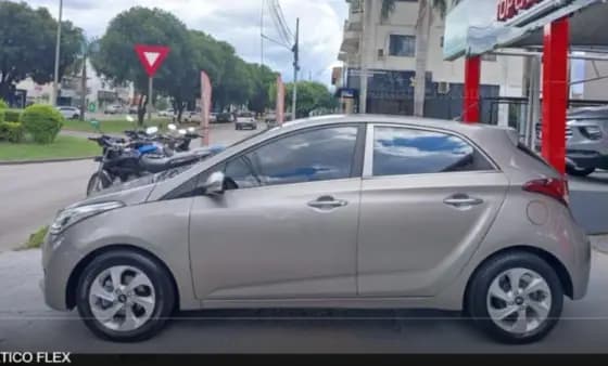 Carro 1.6 COMFORT PLUS 16V FLEX 4P AUTOMÁTICO