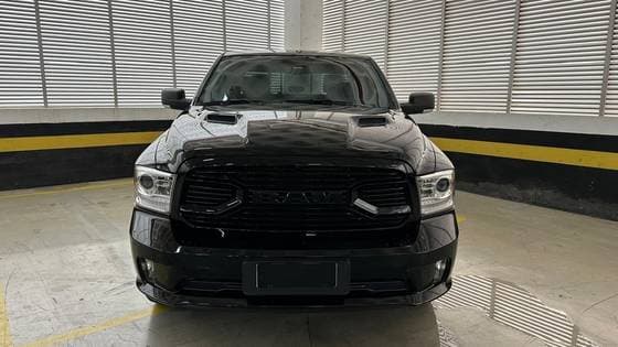 Carro 5.7 V8 GASOLINA LARAMIE NIGHT EDITION CD 4X4 AUTOMÁTICO