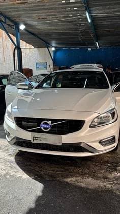 Carro 2.0 T6 R-DESIGN GASOLINA 4P AUTOMÁTICO