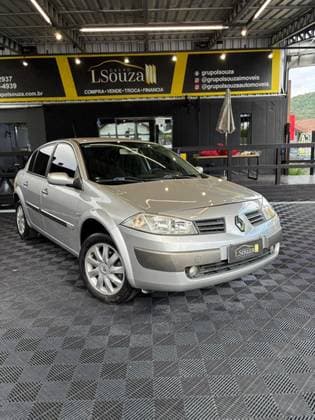 Carro 1.6 DYNAMIQUE 16V FLEX 4P MANUAL
