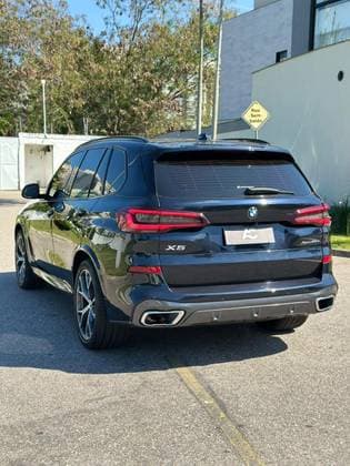 Carro 3.0 I6 TURBO HÍBRIDO XDRIVE45E M SPORT AUTOMÁTICO