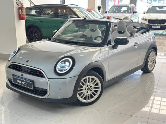 Carro 2.0 16V TWINPOWER GASOLINA S CABRIO STEPTRONIC