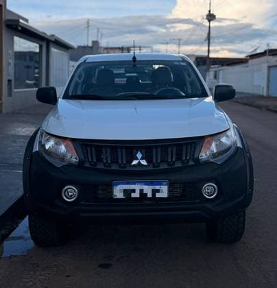 Carro 2.4 16V TURBO DIESEL SPORT GL CD 4P 4X4 MANUAL
