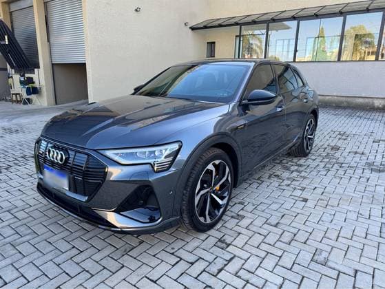 Carro ELÉTRICO PERFORMANCE BLACK QUATTRO