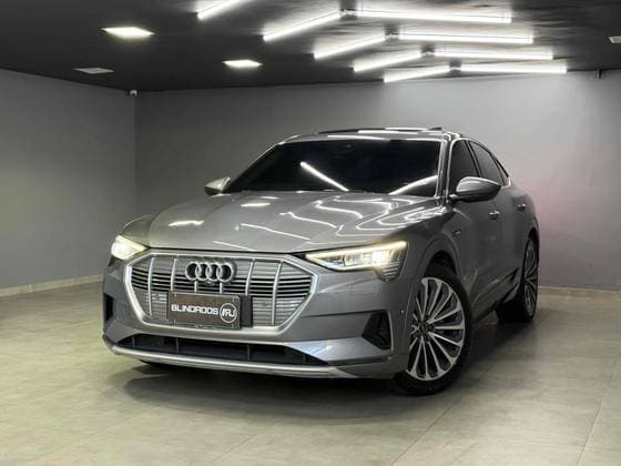 Carro ELÉTRICO SPORTBACK PERFORMANCE QUATTRO