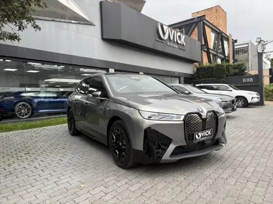 Carro ELÉTRICO M60