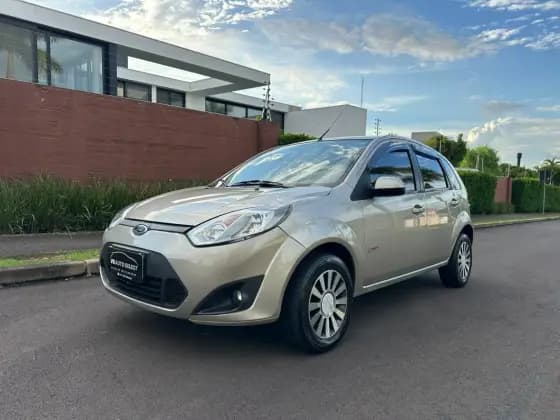 Carro 1.6 MPI CLASS HATCH 8V FLEX 4P MANUAL