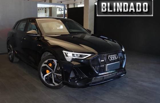 Carro ELÉTRICO PERFORMANCE BLACK QUATTRO