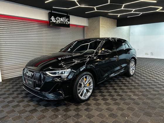 Carro ELÉTRICO PERFORMANCE QUATTRO