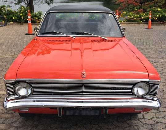 Carro 4.1 DE LUXO 12V GASOLINA 4P MANUAL