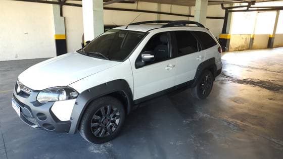 Carro 1.8 MPI ADVENTURE WEEKEND 16V FLEX 4P MANUAL
