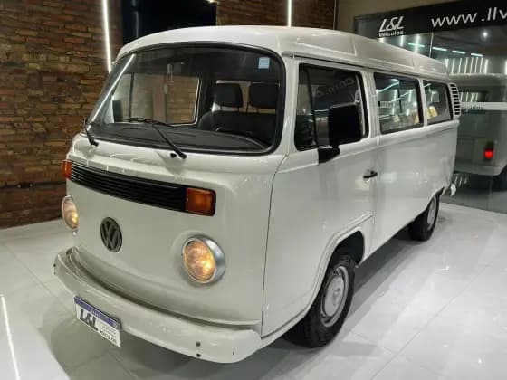 Carro 1.6 STD 8V GASOLINA 3P MANUAL