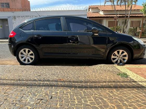 Carro 2.0 EXCLUSIVE SPORT 16V FLEX 4P MANUAL