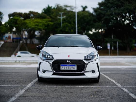 Carro 1.6 THP GASOLINA MANUAL